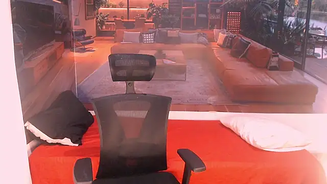 Snapshot of RomeoMillerr chatting on 12-04-25, 07:13 RomeoMillerr online show from 12-04-25, 07:13