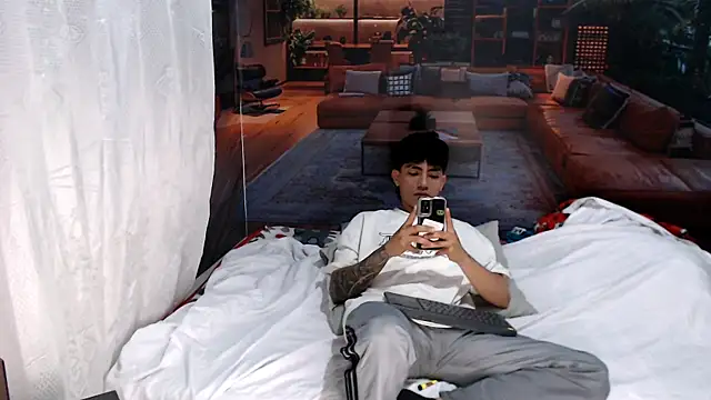 Snapshot of RomeoMillerr chatting on 06-12-26, 06:05 RomeoMillerr online show from 06-12-26, 06:05