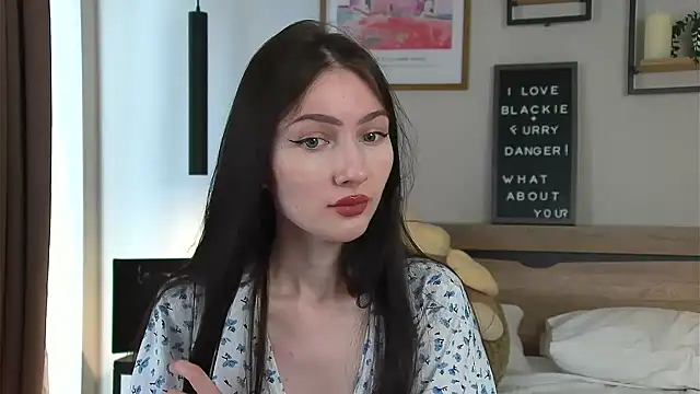 Snapshot of AnaMoonlight chatting on 05-19-26, 11:06 AnaMoonlight online show from 05-19-26, 11:06