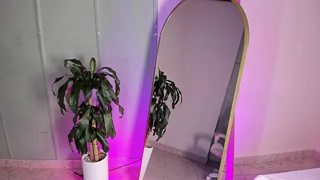 Athenea  fox online show from 10-01-25, 12:31