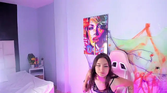 Athenea  fox online show from 10-28-25, 11:53