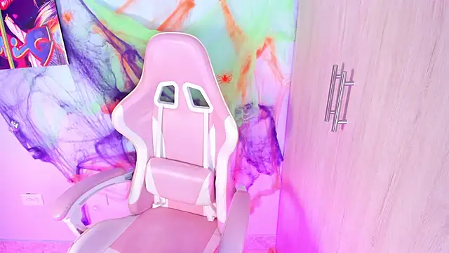 Athenea  fox online show from 10-31-25, 11:40