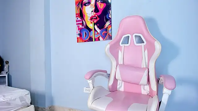 Athenea  fox online show from 11-05-25, 11:46