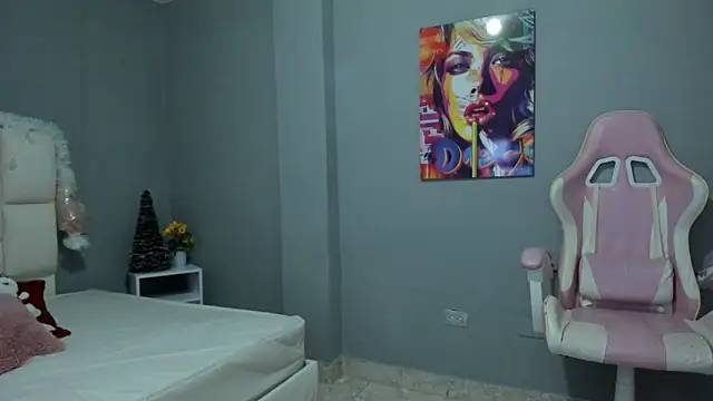 Athenea  fox online show from 12-19-25, 11:56