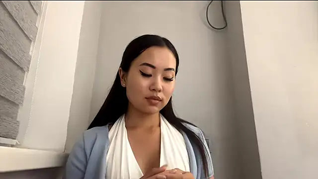 Ur neighbor Kira online show from 10-09-25, 03:12