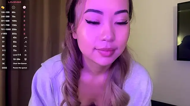 Ur neighbor Kira online show from 03-01-26, 01:00