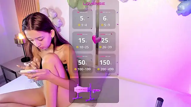 Snapshot of EmmiHops chatting on 05-12-26, 12:44 EmmiHops online show from 05-12-26, 12:44