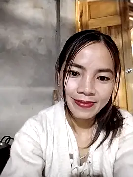 Snapshot of lmc-zz chatting on 04-21-26, 01:42 lmc-zz online show from 04-21-26, 01:42