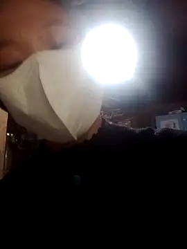 Snapshot of bree-zz chatting on 11-09-25, 08:18 bree-zz online show from 11-09-25, 08:18