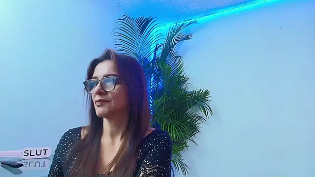 Snapshot of Carol_Miss2 chatting on 10-06-25, 01:23 Carol Miss2 online show from 10-06-25, 01:23