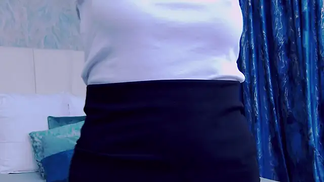 LoreneMoonlight online show from 11-02-25, 07:08