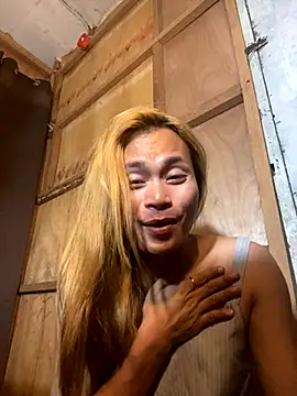 Snapshot of erichotasian chatting on 10-03-25, 04:30 erichotasian online show from 10-03-25, 04:30