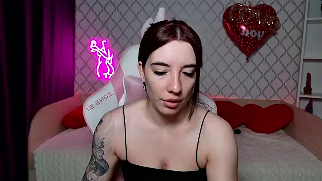 Curious Lily online show from 03-18-26, 12:47