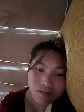 min-xinh online show from 10-23-25, 03:05