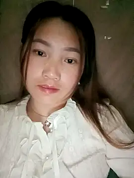 min-xinh online show from 11-17-25, 04:11