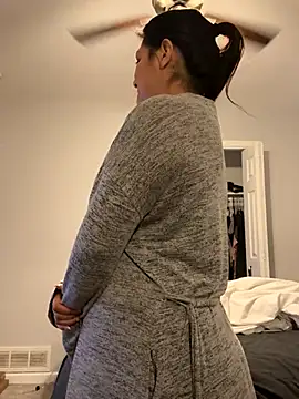 Snapshot of estrella088 chatting on 10-29-25, 01:04 estrella088 online show from 10-29-25, 01:04