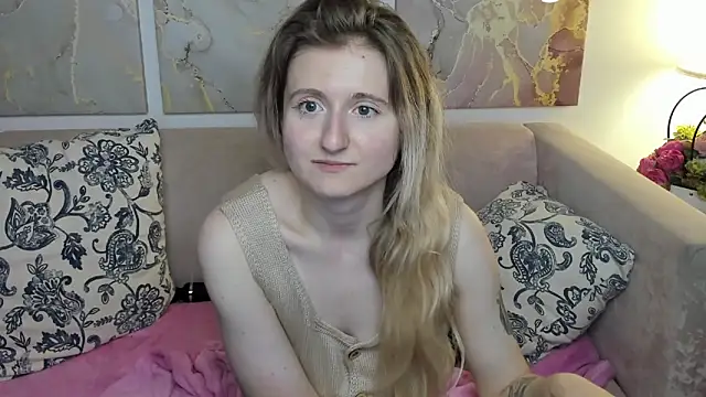 Snapshot of CamillaDreamer chatting on 05-31-26, 06:09 CamillaDreamer online show from 05-31-26, 06:09