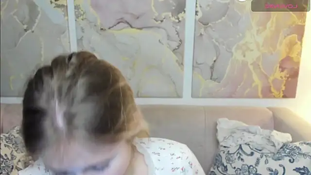Snapshot of CamillaDreamer chatting on 05-17-26, 06:19 CamillaDreamer online show from 05-17-26, 06:19