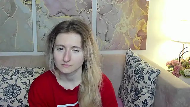 Snapshot of CamillaDreamer chatting on 05-21-26, 12:13 CamillaDreamer online show from 05-21-26, 12:13