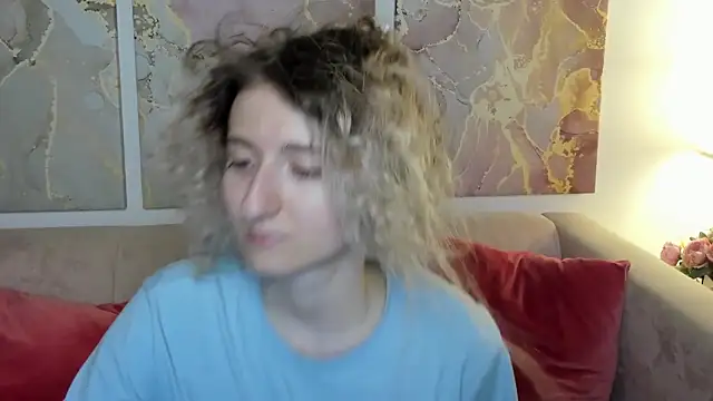 Snapshot of CamillaDreamer chatting on 05-08-26, 04:22 CamillaDreamer online show from 05-08-26, 04:22
