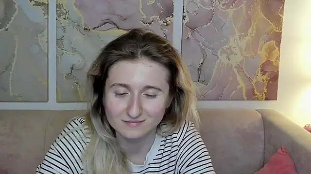 Snapshot of CamillaDreamer chatting on 04-30-26, 08:57 CamillaDreamer online show from 04-30-26, 08:57