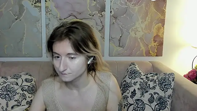 Snapshot of CamillaDreamer chatting on 05-28-26, 05:30 CamillaDreamer online show from 05-28-26, 05:30