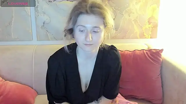 Snapshot of CamillaDreamer chatting on 05-04-26, 12:47 CamillaDreamer online show from 05-04-26, 12:47
