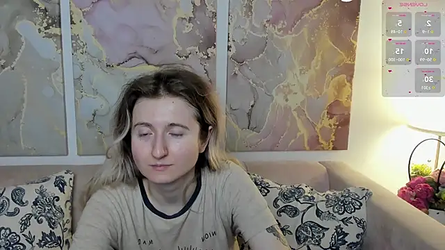 Snapshot of CamillaDreamer chatting on 05-24-26, 01:00 CamillaDreamer online show from 05-24-26, 01:00