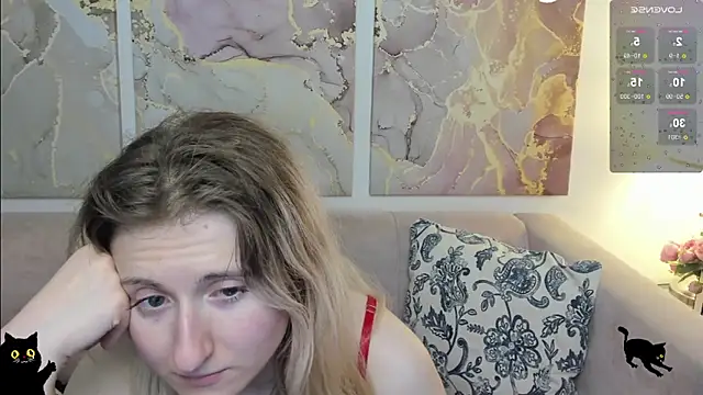 Snapshot of CamillaDreamer chatting on 05-17-26, 06:13 CamillaDreamer online show from 05-17-26, 06:13