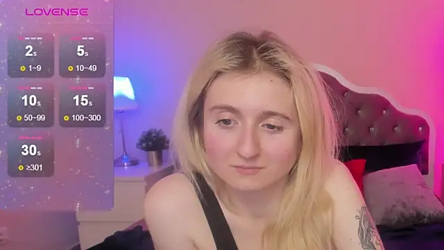 CamillaDreamer online show from 11-25-25, 02:39