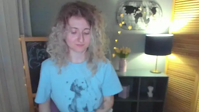Snapshot of CamillaDreamer chatting on 05-09-26, 04:27 CamillaDreamer online show from 05-09-26, 04:27
