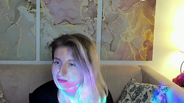 Snapshot of CamillaDreamer chatting on 05-29-26, 11:44 CamillaDreamer online show from 05-29-26, 11:44