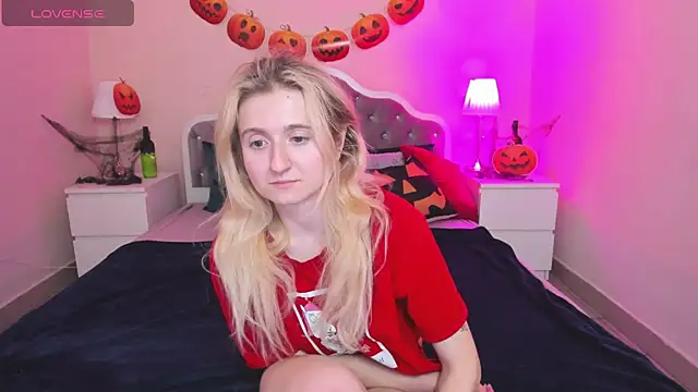 CamillaDreamer online show from 10-26-25, 05:46