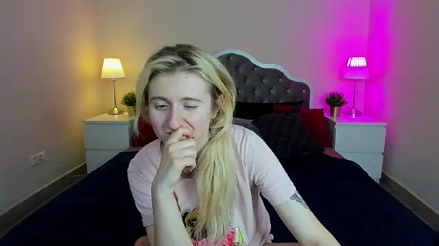 CamillaDreamer online show from 11-05-25, 06:00