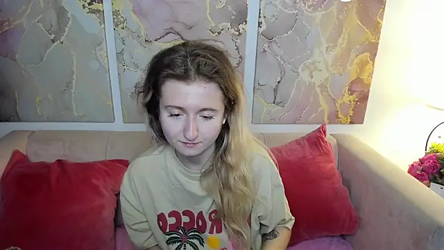 Snapshot of CamillaDreamer chatting on 06-07-26, 07:30 CamillaDreamer online show from 06-07-26, 07:30