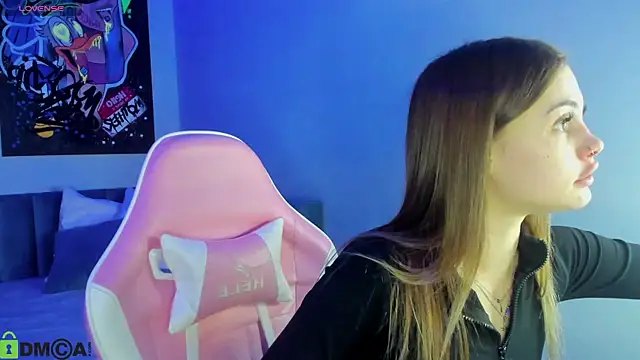 KarinaBroks online show from 12-22-25, 10:48