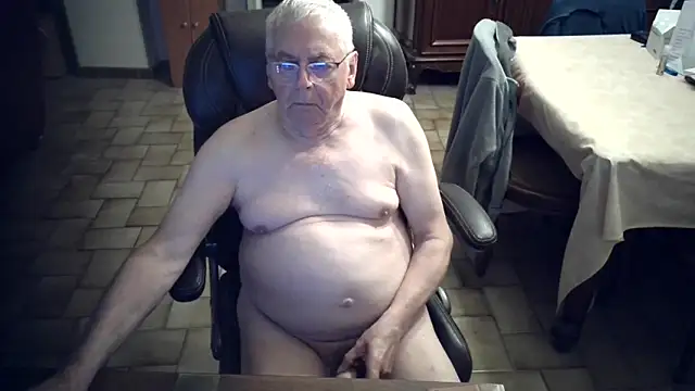 Snapshot of Alain633 chatting on 11-01-25, 06:13 Alain633 online show from 11-01-25, 06:13