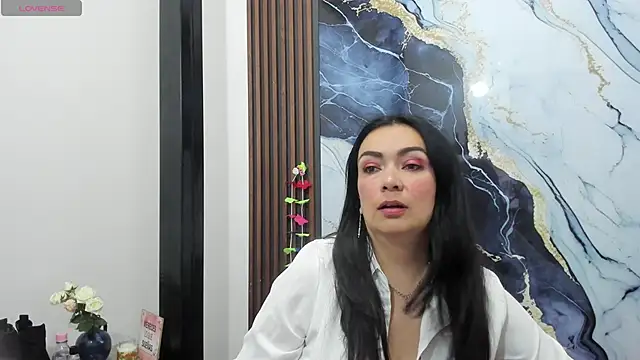 angelinee39 online show from 10-18-25, 09:22