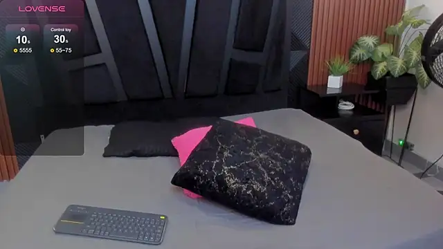 Valka Ross online show from 12-18-25, 11:08