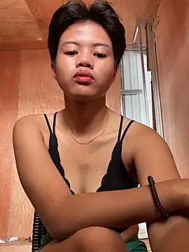 Snapshot of Obre17 chatting on 02-13-26, 02:44 Obre17 online show from 02-13-26, 02:44