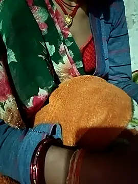 Snapshot of Lona2525 chatting on 02-01-26, 05:44 Lona2525 online show from 02-01-26, 05:44