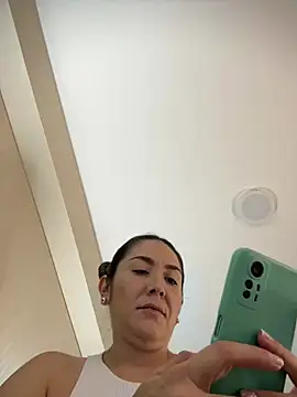 Snapshot of Mariana_gom chatting on 04-07-26, 12:18 Mariana gom online show from 04-07-26, 12:18