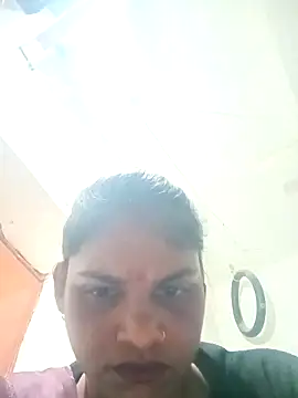 Snapshot of SHMA-77 chatting on 02-13-26, 02:06 SHMA-77 online show from 02-13-26, 02:06