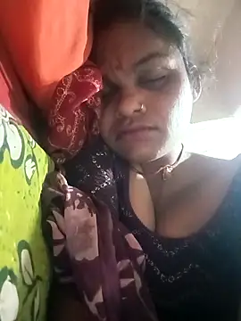 Snapshot of SHMA-77 chatting on 02-18-26, 06:59 SHMA-77 online show from 02-18-26, 06:59