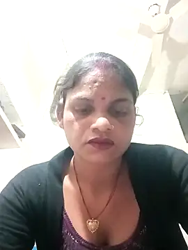 Snapshot of SHMA-77 chatting on 02-17-26, 03:20 SHMA-77 online show from 02-17-26, 03:20
