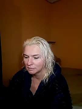 Snapshot of Becky_Sweety chatting on 10-17-25, 10:11 Becky Sweety online show from 10-17-25, 10:11