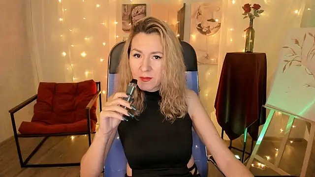 Snapshot of DonnaSmitth chatting on 02-06-26, 06:48 DonnaSmitth online show from 02-06-26, 06:48