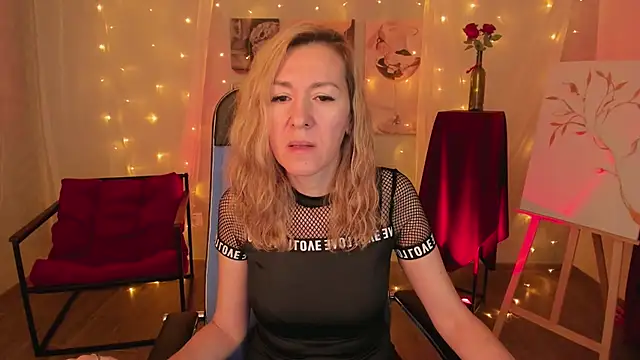 Snapshot of DonnaSmitth chatting on 02-17-26, 06:38 DonnaSmitth online show from 02-17-26, 06:38