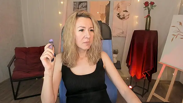 Snapshot of DonnaSmitth chatting on 01-14-26, 06:44 DonnaSmitth online show from 01-14-26, 06:44