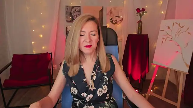 Snapshot of DonnaSmitth chatting on 02-19-26, 06:38 DonnaSmitth online show from 02-19-26, 06:38